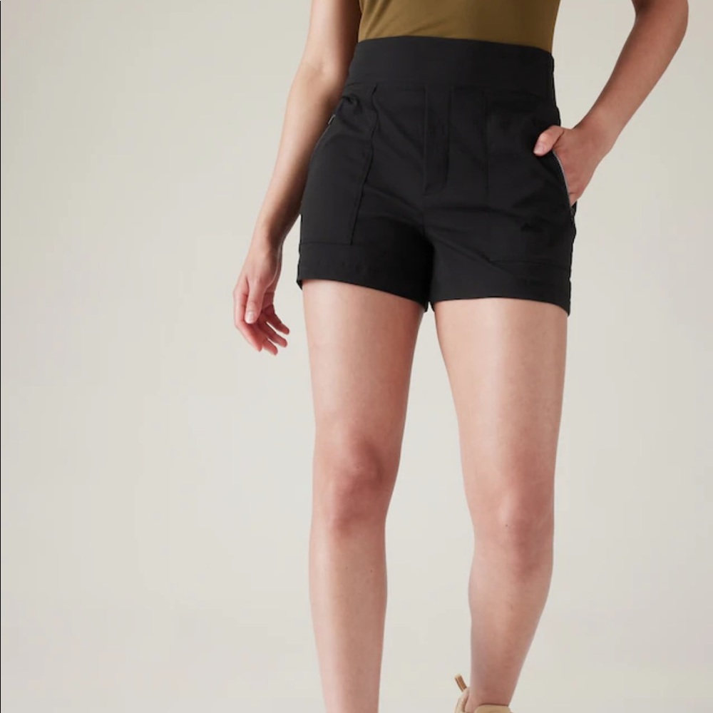 Athleta Trekkie north shorts